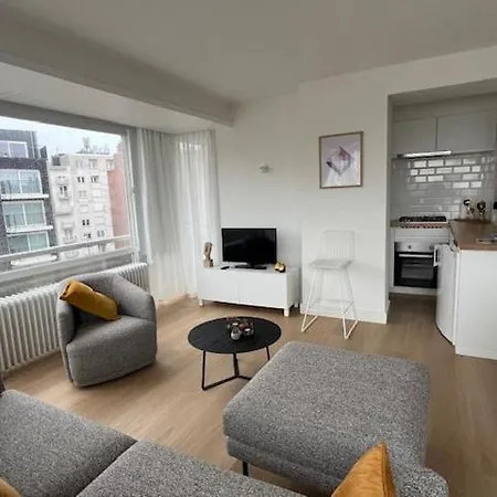 Leonie Met Zeezicht Appartement *