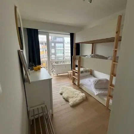 Leonie Met Zeezicht 아파트