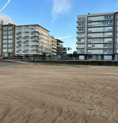 Leonie Met Zeezicht Appartement Koksijde
