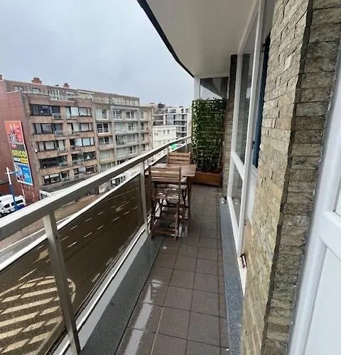 Leonie Met Zeezicht *