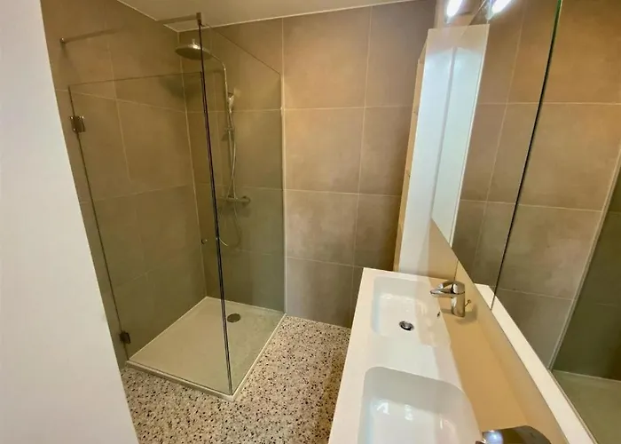 Leonie Met Zeezicht Appartement