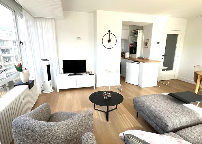 Leonie Met Zeezicht Appartement